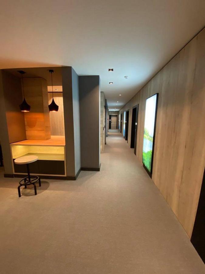 Super Seven Inn Belgrad Exterior foto